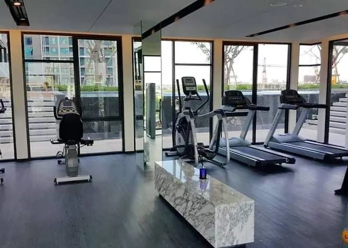 Octopus On Highrise, Skytrain, Fast Wifi And Ac Holiday home *