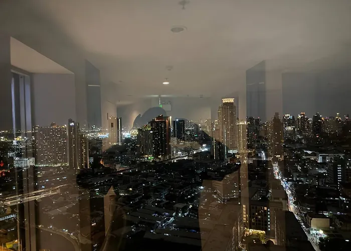 Octopus On Highrise, Skytrain, Fast Wifi And Ac Bangkok