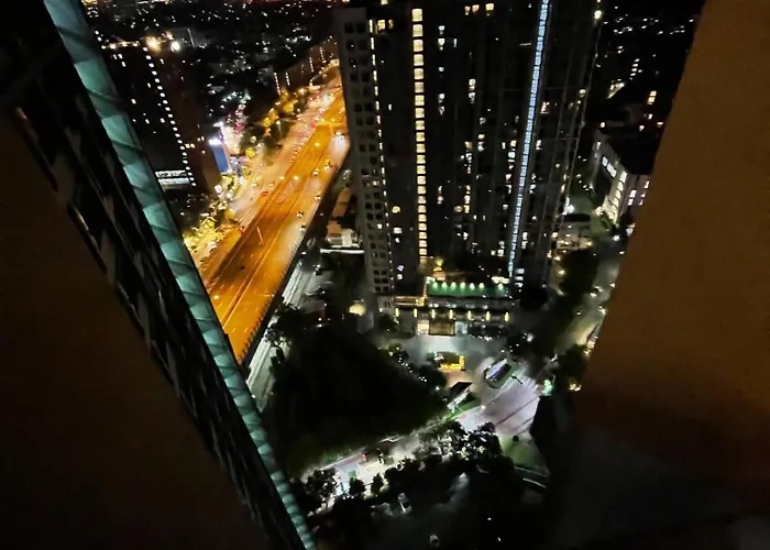 Octopus On Highrise, Skytrain, Fast Wifi And Ac * Bangkok