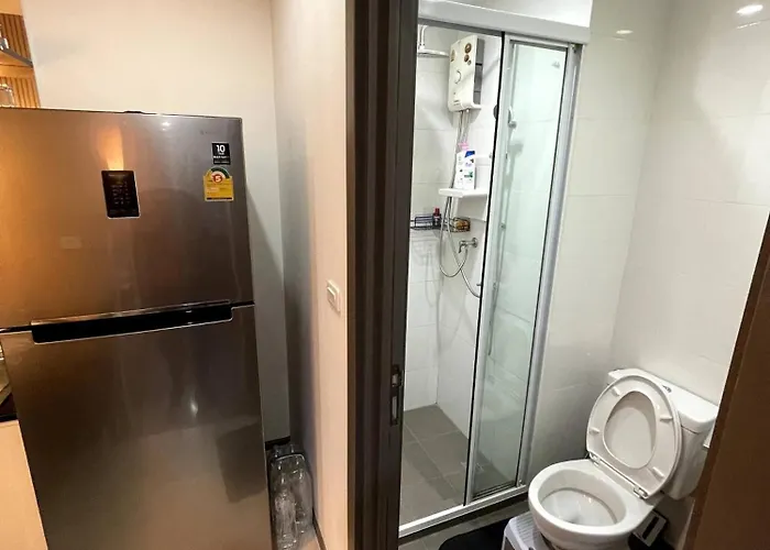 Octopus On Highrise, Skytrain, Fast Wifi And Ac Holiday home