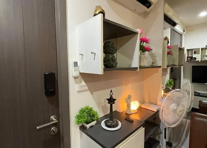 Octopus On Highrise, Skytrain, Fast Wifi And Ac Bangkok