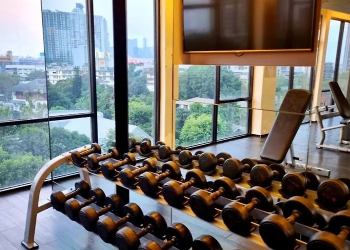Holiday home Octopus On Highrise, Skytrain, Fast Wifi And Ac