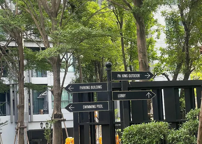 Octopus On Highrise, Skytrain, Fast Wifi And Ac Holiday home Bangkok