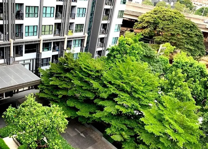 Holiday home Octopus On Highrise, Skytrain, Fast Wifi And Ac Bangkok