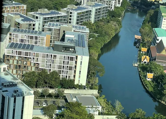 Holiday home Octopus On Highrise, Skytrain, Fast Wifi And Ac